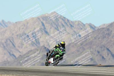 media/Dec-01-2025-Moto Forza (Mon) [[2daa91e15f]]/3-Beginner Group/Session 4 Turn 9/